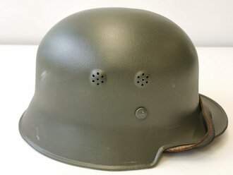 Stahlhelm III.Reich, überlackiertes Stück