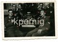 Aufnahme von Angehörigen der Division Hermann Göring beim Weihnachtsfest, Maße 6 x 9 cm