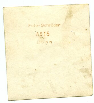 Angehöriger der Luftwaffe an einem Horchgerät, Maße 6 x 6 cm