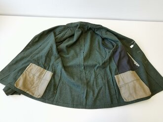 Trachtenjackeaus Feldbluse der Wehrmacht, Nachkriegsumbau "Schwerter zu Pflugscharen"