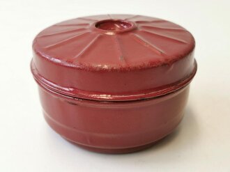 Emaillierte Dose mit Deckel aus Filter von Gasmaske der Wehrmacht, Nachkriegsprodukt "Schwerter zu Pflugscharen "