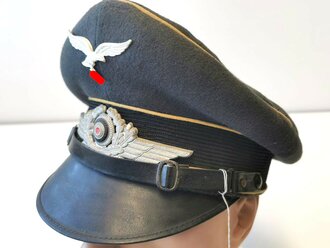 Luftwaffe, Schirmmütze für Mannschaften fliegendes Personal oder Fallschirmtruppe.  Schirm zum Teil lose, Innenfutter defekt, Kopfgrösse 55