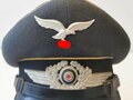 Luftwaffe, Schirmmütze für Mannschaften fliegendes Personal oder Fallschirmtruppe.  Schirm zum Teil lose, Innenfutter defekt, Kopfgrösse 55