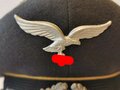 Luftwaffe, Schirmmütze für Mannschaften fliegendes Personal oder Fallschirmtruppe.  Schirm zum Teil lose, Innenfutter defekt, Kopfgrösse 55