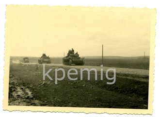Aufnahme von Panzer III auf dem Vormarsch, Maße 7 x...