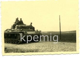 Aufnahme eines Panzer III auf dem Vormarsch, Maße 7...