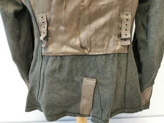 Heer, Feldbluse Modell 1943. Kammerstück mit original vernähten Effekten in  gutem Zustand