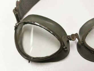 Brille für Kradmelder der Wehrmacht datiert 1941. Gummi weich, Zugband einwandfrei