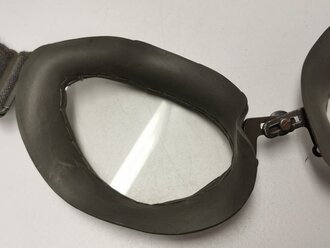 Brille für Kradmelder der Wehrmacht datiert 1941. Gummi weich, Zugband einwandfrei