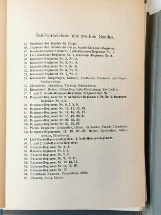 "Das Deutsche Heer" Friedensuniformen bei Ausbruch des Weltkrieges. Diepenbroick Hamburg 1935. Zweiter Band "Kavallerie" Tafel 1 bis 122 komplett, in sehr gutem Zustand