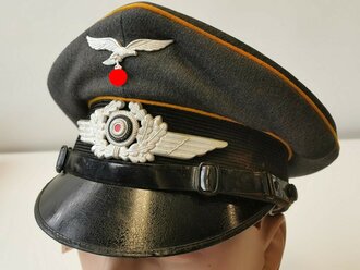 Luftwaffe, Schirmmütze für Mannschaften fliegendes Personal oder Fallschirmtruppe. Teile des Schweißleders lose beiliegend