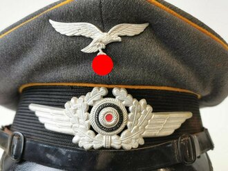 Luftwaffe, Schirmmütze für Mannschaften fliegendes Personal oder Fallschirmtruppe. Teile des Schweißleders lose beiliegend