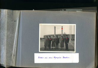 KDF Fotoalbum einer Arbeitergruppe aus Wien 1938. Umfangreiches Bildmaterial der Fahrt,  u.a. Olympiastadion, Carinhall, Stapellauf "Robert Ley". Ingesamt 57 Fotos