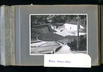 KDF Fotoalbum einer Arbeitergruppe aus Wien 1938. Umfangreiches Bildmaterial der Fahrt,  u.a. Olympiastadion, Carinhall, Stapellauf "Robert Ley". Ingesamt 57 Fotos