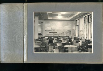 KDF Fotoalbum einer Arbeitergruppe aus Wien 1938. Umfangreiches Bildmaterial der Fahrt,  u.a. Olympiastadion, Carinhall, Stapellauf "Robert Ley". Ingesamt 57 Fotos