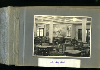 KDF Fotoalbum einer Arbeitergruppe aus Wien 1938. Umfangreiches Bildmaterial der Fahrt,  u.a. Olympiastadion, Carinhall, Stapellauf "Robert Ley". Ingesamt 57 Fotos