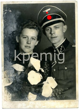 2 Hochzeitsfotos eines Angehörigen der Waffen SS,...