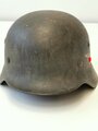 Stahlhelm Luftwaffe Modell 1940. Originallack, zusammengehöriges Stück , das Hakenkreuz des Adlers zu 95% erhalten. Glockenglösse 64