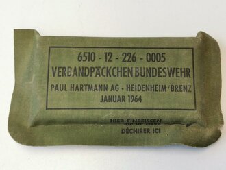 Bundeswehr Verbandpäckchen kleines Modell datiert 1964