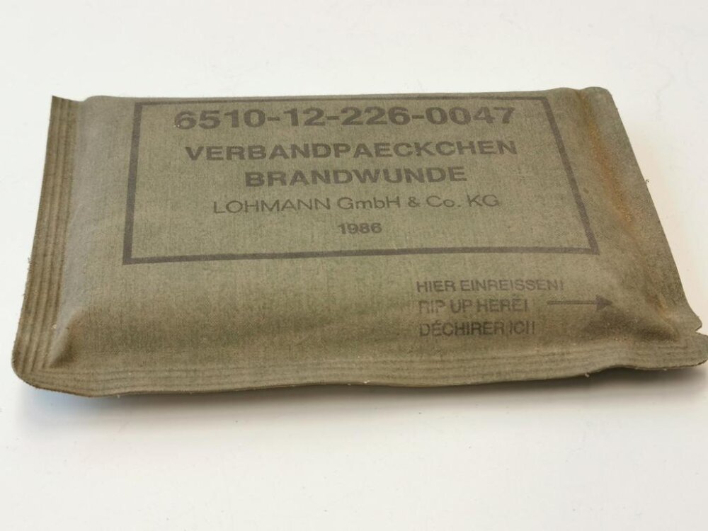 Bundeswehr Verbandp ckchen Gro es Modell Brandwunden datiert 1986 15 bundeswehr-verbandp-ckchen-gro-es-modell-brandwunden-datiert-1986-15