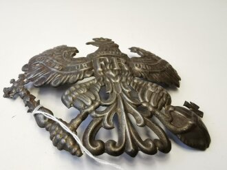 Preussen, Emblem für eine Pickelhaube für Mannschaften, Eisen feldgrau lackiert, Splinte fehlen