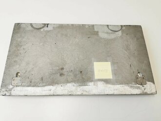 Abguss einer Gedenktafel für das Kriegerdenkmal "Artillerieregiment 11 Ostreussen". 34 x 64cm, Leichtmetall, dennoch 17kg schwer