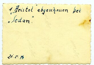 Aufnahme eines abgeschossenen Englischen Bomber bei Sedan, Maße 6 x 9 cm