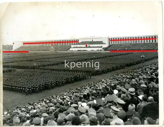 Presseaufnahme von Angehörigen des RAD angetreten auf dem Reichsparteitagsgelände, Maße 18  x 24 cm