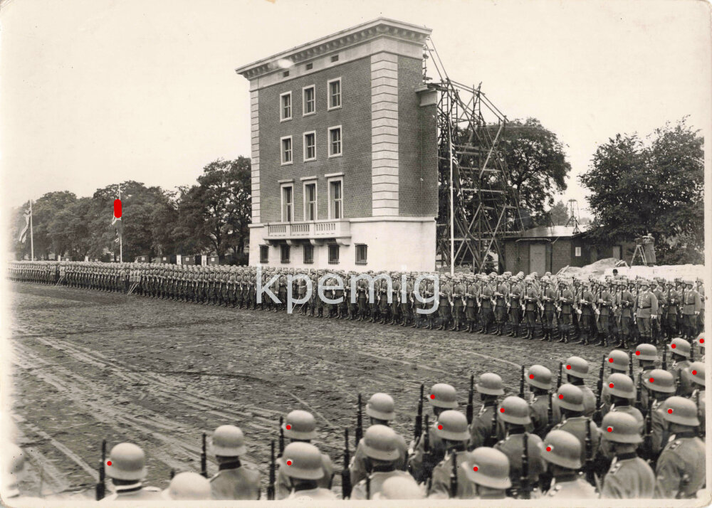 Presseaufnahme der Ehrenformation des Infanterie Regiment Großdeutsch