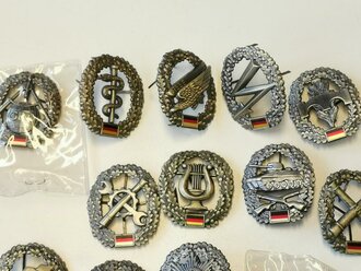 Bundeswehr, 15 Stück verschiedene Barettabzeichen
