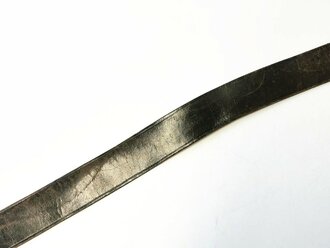 Koppelriemen mit Aluminiumgegenhalt,  geschwärztes Leder, wohl für Rot Kreuz oder Polizei, Gesamtlänge 102cm