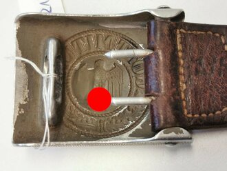 Heer, Koppelschloss für Mannschaften aus Aluminium. Entnazifiziert, an Lederlasche von 1937