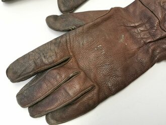 Luftwaffe, Paar Handschuhe für Angehörige der Fallschirmtruppe. Lange, ungefütterte Ausführung in braunem Leder, getragenes Paar