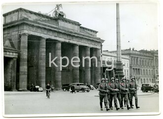 Fotoalbum eines Angehörigen der 6.Komp. Wachregiment Berlin.