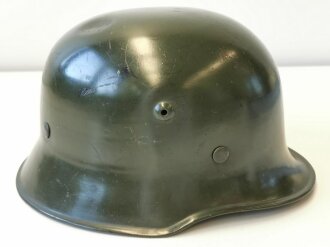 Stahlhelm III.Reich, so von z.B. Rot Kreuz und OT getragen. Originallack