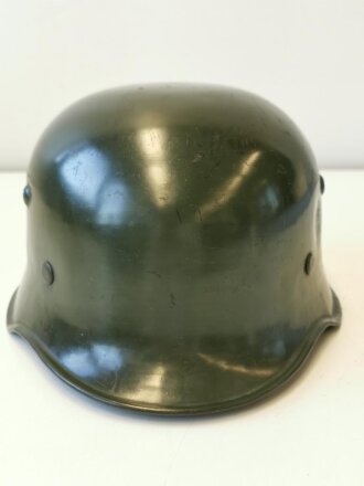 Stahlhelm III.Reich, so von z.B. Rot Kreuz und OT getragen. Originallack