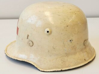 Stahlhelm III.Reich, so von z.B. Rot Kreuz und OT...