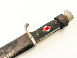Hitler Jugend Fahrtenmesser. Spätes Stück mit Kunststoffkoppelschlaufe, diese defekt. RZM M7/34, Klinge vorne abgebrochen