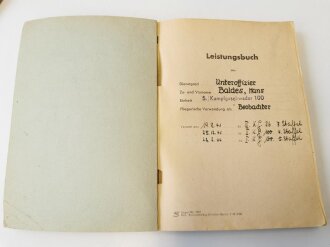 Luftwaffe, Leistungsbuch und Flugbuch eines Angehörigen im Kampfgeschwader 100