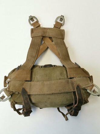A-Rahmen Wehrmacht mit Tasche. Getragenes, zusammengehöriges Stück