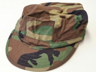 U.S. Marine Corps Cap, utility .Dated 1982, unused, size X-Large, woodland