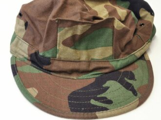 U.S. Marine Corps Cap, utility .Dated 1982, unused, size X-Large, woodland