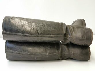 Paar Stiefel für Unteroffiziere der Wehrmacht, ungereinigtes Paar, Sohlenlänge 30cm