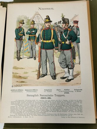 "Uniformkunde lose Blätter zur Geschichte der militärischen Tracht" von Richard Knötel. Originalausgabe mit 54  Drucken, nicht auf Vollständigkeit geprüft