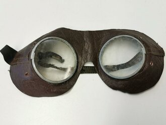 Luftschutz Gasbrille aus Presspappe