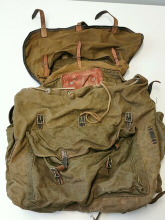 Rucksack für Gebirgstruppen der Wehrmacht. getragenes Stück mit Reichsbetriebsnummer