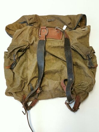 Rucksack für Gebirgstruppen der Wehrmacht. getragenes Stück mit Reichsbetriebsnummer