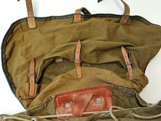 Rucksack für Gebirgstruppen der Wehrmacht. getragenes Stück mit Reichsbetriebsnummer