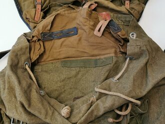 Rucksack für Gebirgstruppen der Wehrmacht. getragenes Stück mit Reichsbetriebsnummer