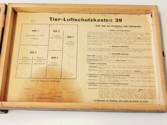 Tier Luftschutzkasten 39. Sehr guter Zustand, alles datiert 1943. Bis auf die Schere  komplett